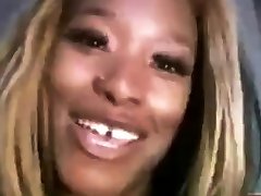 Ebony amateur with big pussy lips on cam.