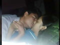 kayatan video sexy girl kising on bed