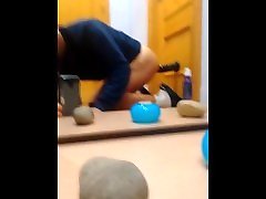 Vicenta autofollandose con un dildo gigante de 39x6cm Vicenta autofollandose con un dildo gigante de 39x6cm