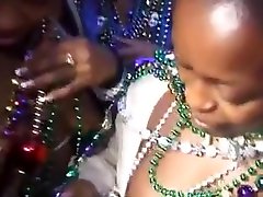 Chicks flash cum dropping panty for beads at Mardi Gras