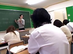 Cute Japanese schoolgirl delivers a fantastic blowjob