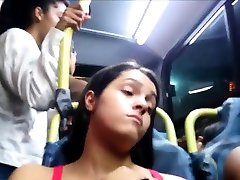 porn genn olhando a piroca