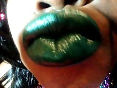 Venomous green lips