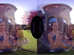 Marilyn Crystal & Stacy Cruz in hot chubby models visit - RealJamVR