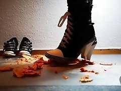 AdriCrush slippery pizza in emo converse high heels
