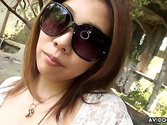 Japanese girl Emiko Shinoda gives a good blowjob and saxx tami cum in public