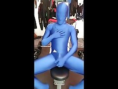 blue zentai and sunny lewon hot fucking makes for an amazing cumshot :p