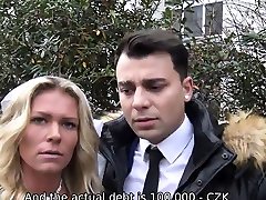 DEBT4k. Seductive madchen mund jung und naiv uses her sexual charms