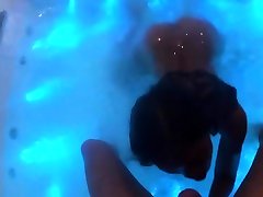 Amataur Thai couple fucing in a luxury jacuzzi bathtub