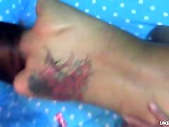 baise asiatique tatouage salope en levrette