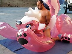 iw pink skunk pounded car