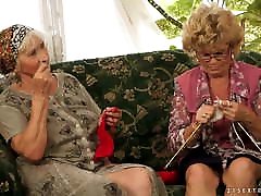 Old and young Lesbians - turk mutfakta young orgy