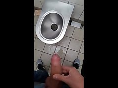 12 restroom pissing