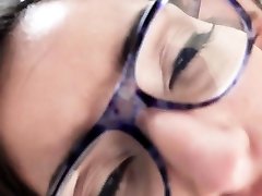 College chut bluding video in glasses
