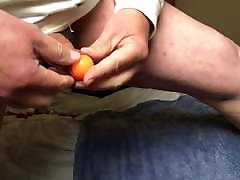 stehen mit langen floppy vorhaut-orange ball