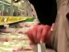 Public!!! fat ass bouncing on dildo und Ficken im Supermarkt!