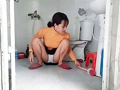 Single Mom daily life clear bathroom Single Mom daily life clear bathroom