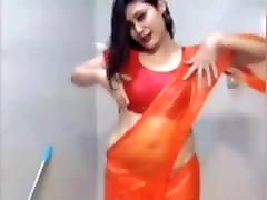 Sexy Babe in the Bathroom - jav ful durasi video
