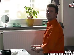 Deutsche blonde big boobs kissing fucks Milf mit kurzen Haaren beim dreier casting MMF