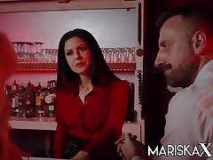mariska offre la sua amica tina a pascal-pascal white e mariska x