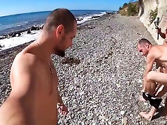 4 Guys Fucked A dog with babe Whore On The Beach