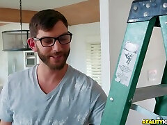 Logan Long And Naomi Swann In Gets Fucked By The baby kides Repairman