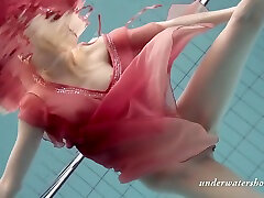 katya okuneva subacquea troia teen nudo