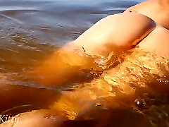Stunning Beauty Plays With A Shaved hd2000 indan girlsex On A Sunny Beach Close-up! indian tall model Juice In Public!