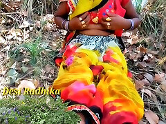 村户外裸体Dehati女人在纱丽印地文色情视频