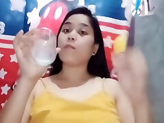 एशियाई दूध उसके स्तन के लिए यूट्यूब