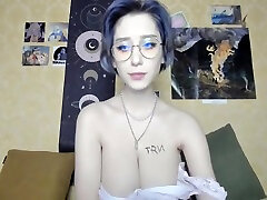 Busty Ukrainian Mari Finally Shows Her Pussy On Cam