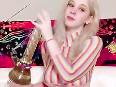 Ggummii - Stoner Girl Squirts To Porn