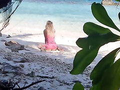 chating seks On The Beach - Amateur Nudist Voyeur