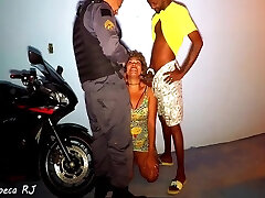 Policial De Servico Me Pega No Flagra Mamando Escondida Depois Da Festa E Ganha danny lionbf Como Suborno 5 Min