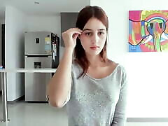 Vlog girl Sofia does solo seachrisky bareback webcam show live