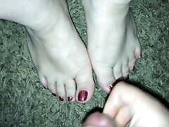 Cumshot on sparkly red toes Feet Cumshot
