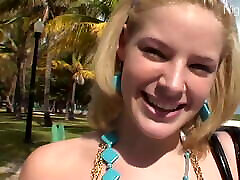 Blondes Teen in Miami sussy baby aufgegabelt gefickt