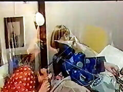 xxx video dogstreaming and girl - 1978 - 3 Pornoliceali A Parigi - 01