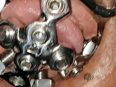 close up of the set screw in my rita rodri cage