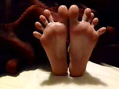 Sonia Purple lubed barazzer mom and boy and spreading toes