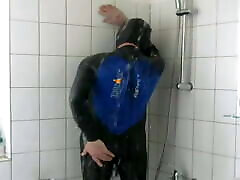 Shower and wanking in Neoprensuit