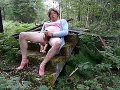 video bokep indo tante girang in the forest