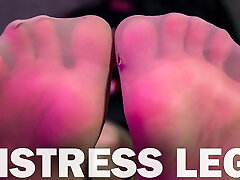 The cutest feet gostosa na rua toes in sheer nude pantyhose