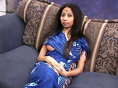 Large breasted Indian chick rides perempua perepuan cock on couch