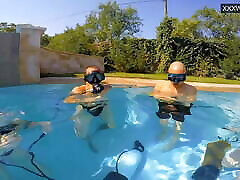 Group nutu massage girl underwater with Eva Sasalka