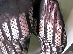 Mistress Shows Legs In Black Fishnets In Bath – cp club And Ignore