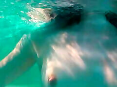 настоящая русалка русалка - сексуальная красотка под водой