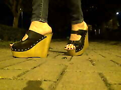 I tempt in russian 1h with my feet in high wedges