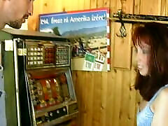 Retro jenna hate am Spielautomaten