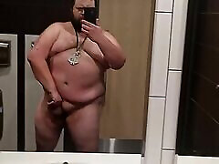 Mofo2121gets blowjob inparty during break at work 2